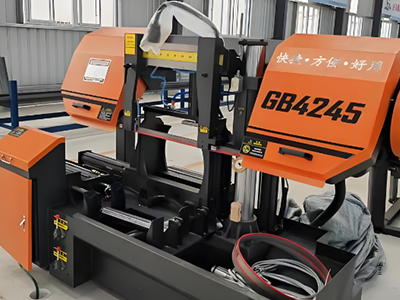 Industrialbandsaw material cutting