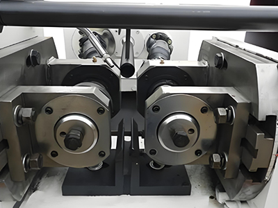 Knurling machine surfacetexturing